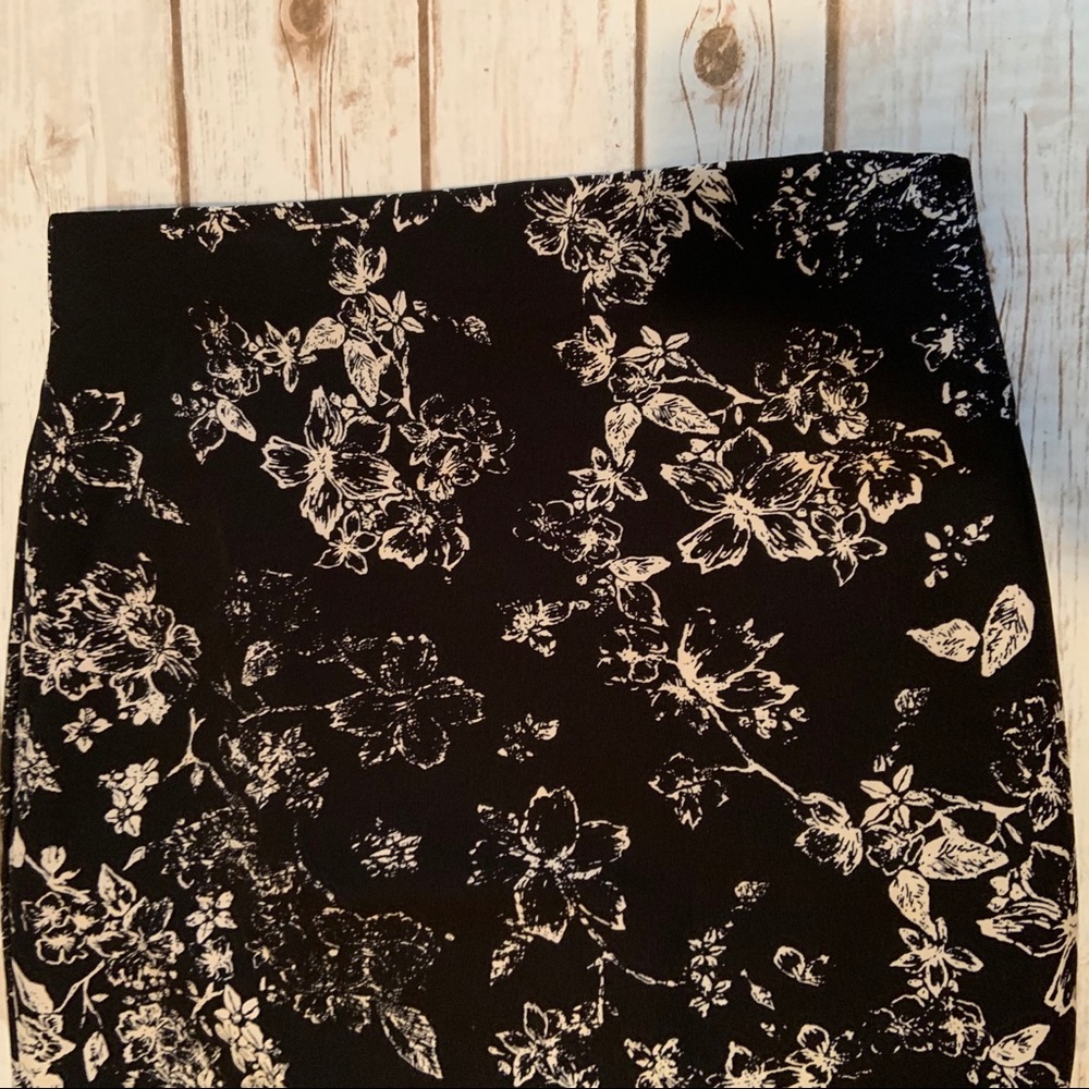 Philosophy pencil floral skirt - Picture 3 of 8